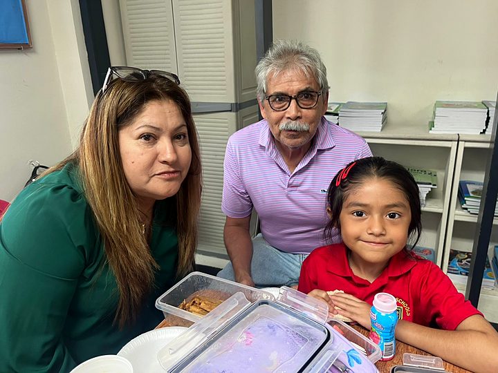 Grandparents and students of Newman Institute of the Oratory during the Grandparents Day celebration in Reynosa (5/57).