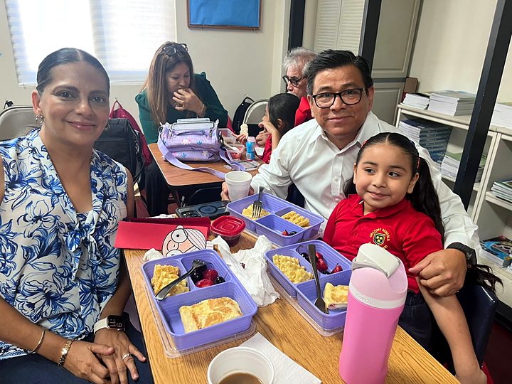 Grandparents and students of Newman Institute of the Oratory during the Grandparents Day celebration in Reynosa (6/57).