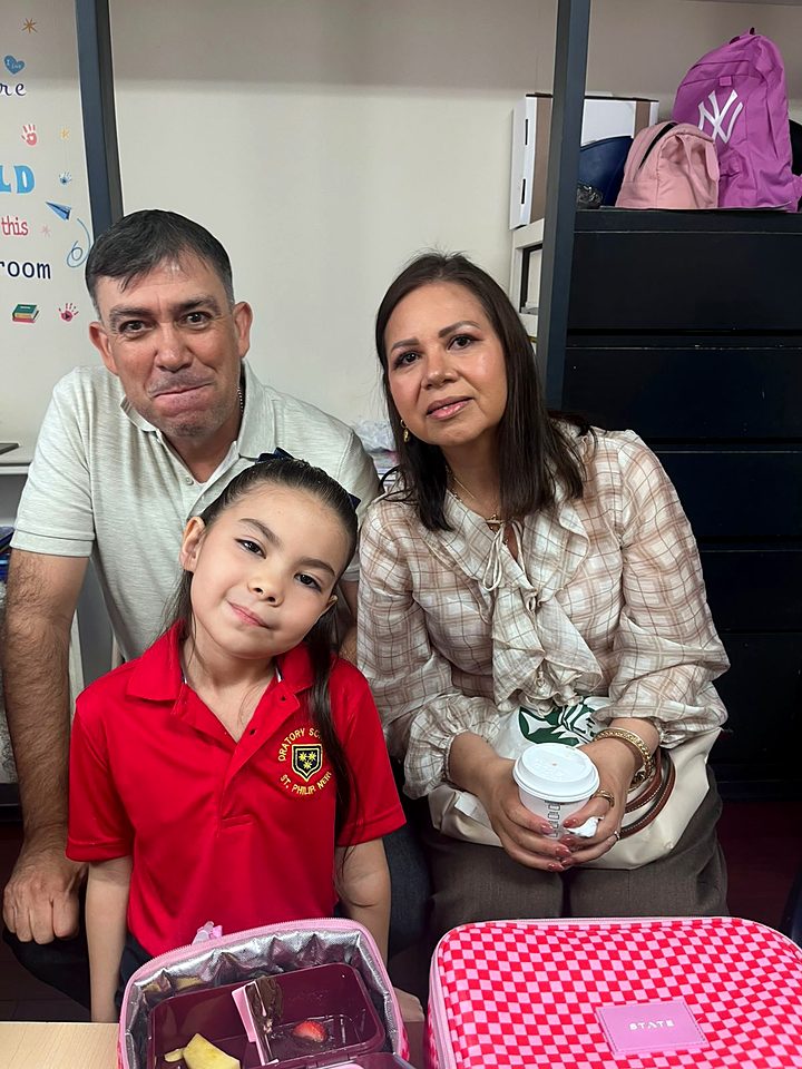 Grandparents and students of Newman Institute of the Oratory during the Grandparents Day celebration in Reynosa (7/57).