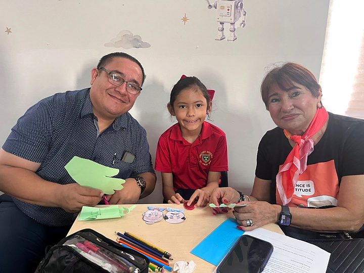 Grandparents and students of Newman Institute of the Oratory during the Grandparents Day celebration in Reynosa (13/57).