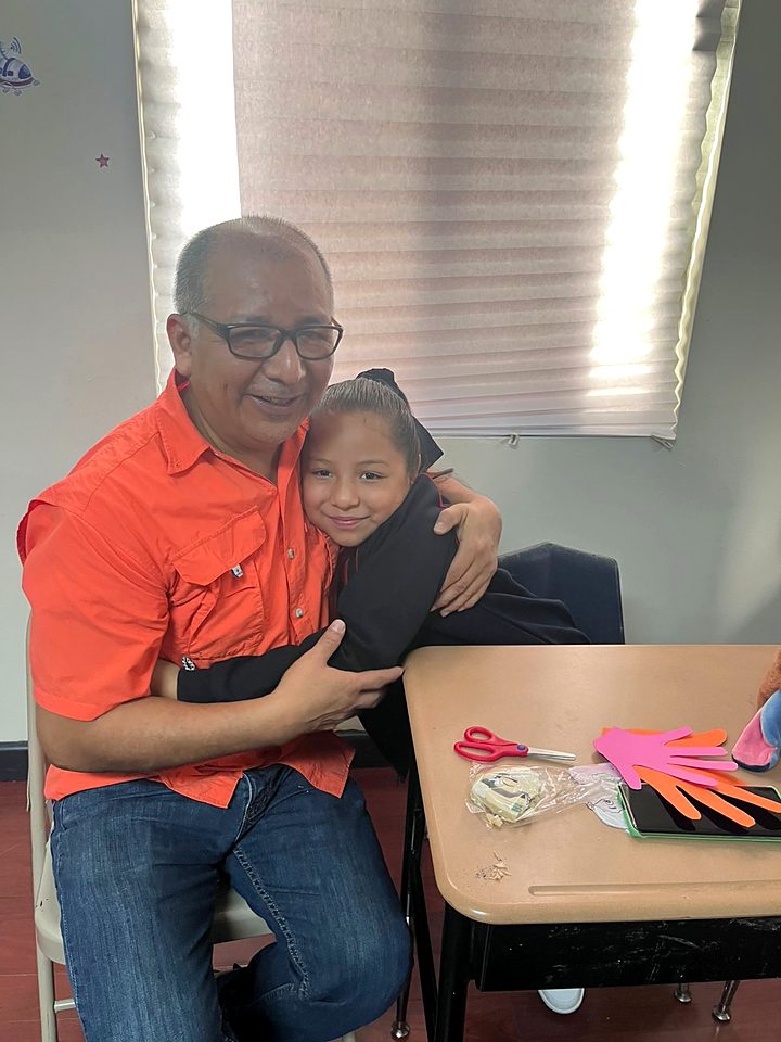 Grandparents and students of Newman Institute of the Oratory during the Grandparents Day celebration in Reynosa (17/57).