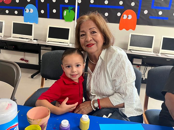Grandparents and students of Newman Institute of the Oratory during the Grandparents Day celebration in Reynosa (29/57).