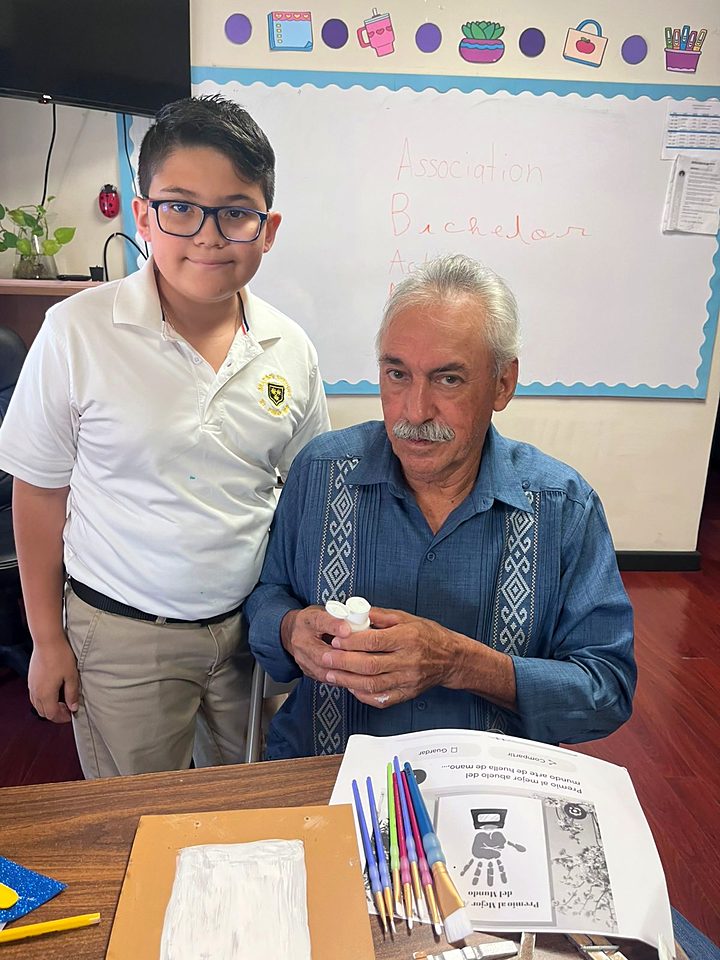 Grandparents and students of Newman Institute of the Oratory during the Grandparents Day celebration in Reynosa (36/57).