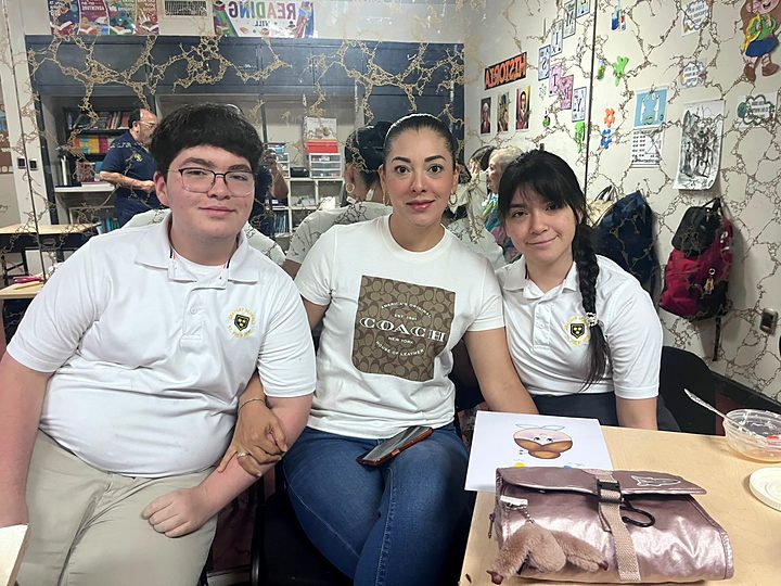 Grandparents and students of Newman Institute of the Oratory during the Grandparents Day celebration in Reynosa (39/57).