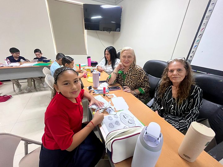 Grandparents and students of Newman Institute of the Oratory during the Grandparents Day celebration in Reynosa (45/57).