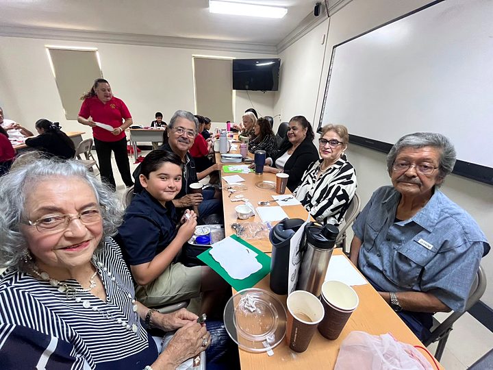 Grandparents and students of Newman Institute of the Oratory during the Grandparents Day celebration in Reynosa (47/57).