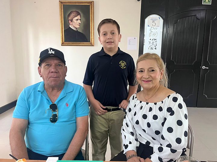 Grandparents and students of Newman Institute of the Oratory during the Grandparents Day celebration in Reynosa (48/57).