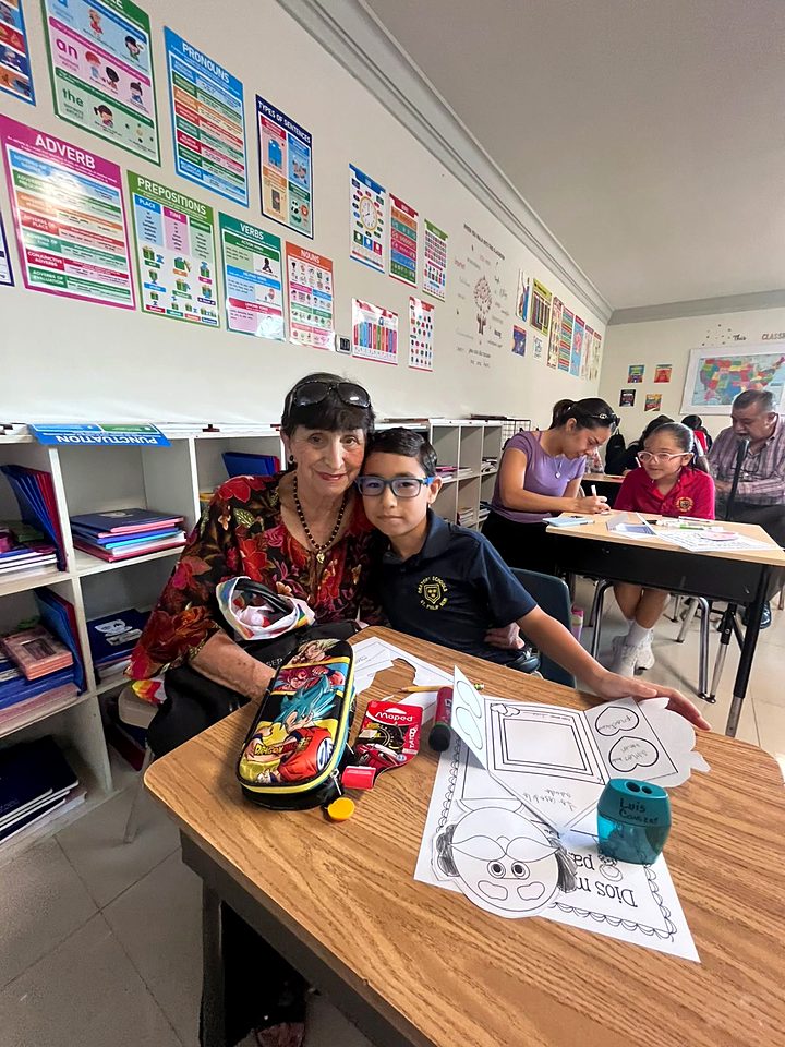 Grandparents and students of Newman Institute of the Oratory during the Grandparents Day celebration in Reynosa (57/57).